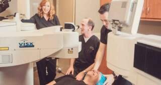 5 Essential Factors to Consider When Selecting a LASIK Surgeon