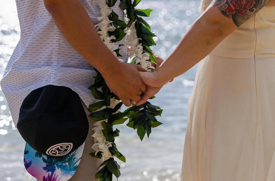 What to Expect During Your Hawaiian Engagement Session 2