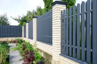 Top 4 Materials for Durable and Stylish Fence Replacement