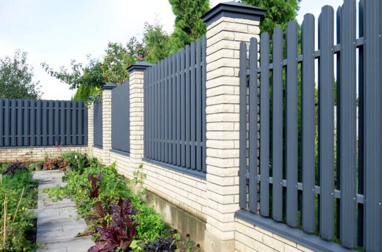 Durable and Stylish Fence Replacement