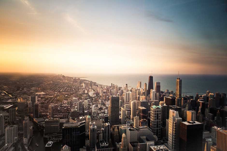 Moving to the Windy City: Your Essential Guide to Chicago Living