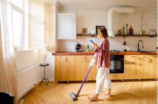 How to Maintain a Cozy Home While Keeping It Spotless