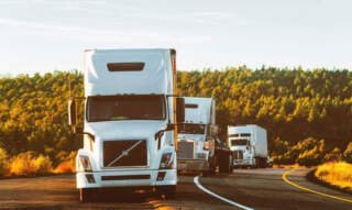 How Unscheduled Stops Contribute to Trucking Hazards