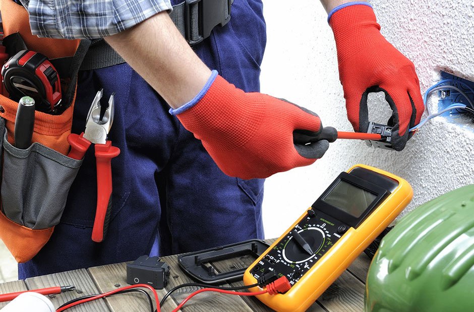 Top 8 Situations That Require an Emergency Electrician