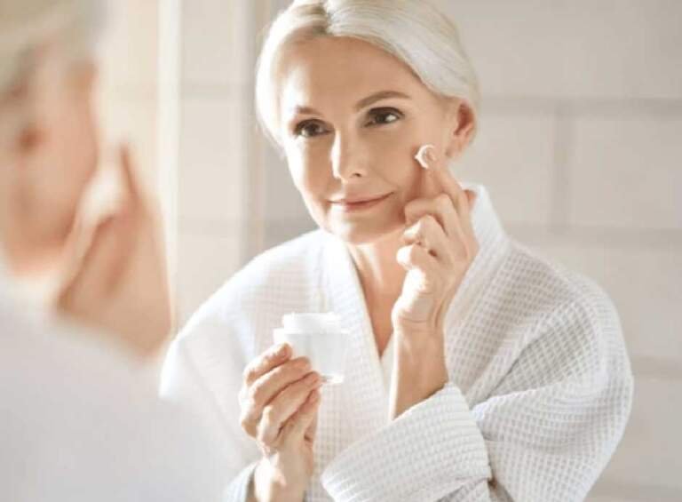 How Fashion Lovers Are Using Anti-Aging Cosmetics