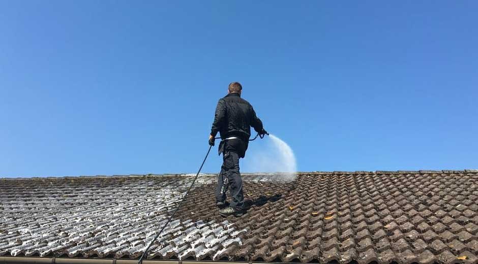 The Ultimate Guide to Cleaning Roof Shingles: Tips and Tricks