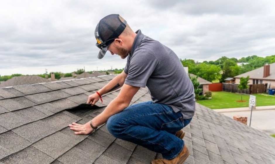 Top Signs Your Minnesota Home Needs a Roof Shingle Makeover