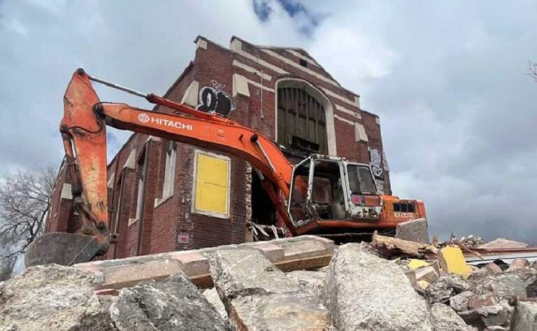 How Building Demolition Companies Help Revitalize Old and Abandoned Properties?