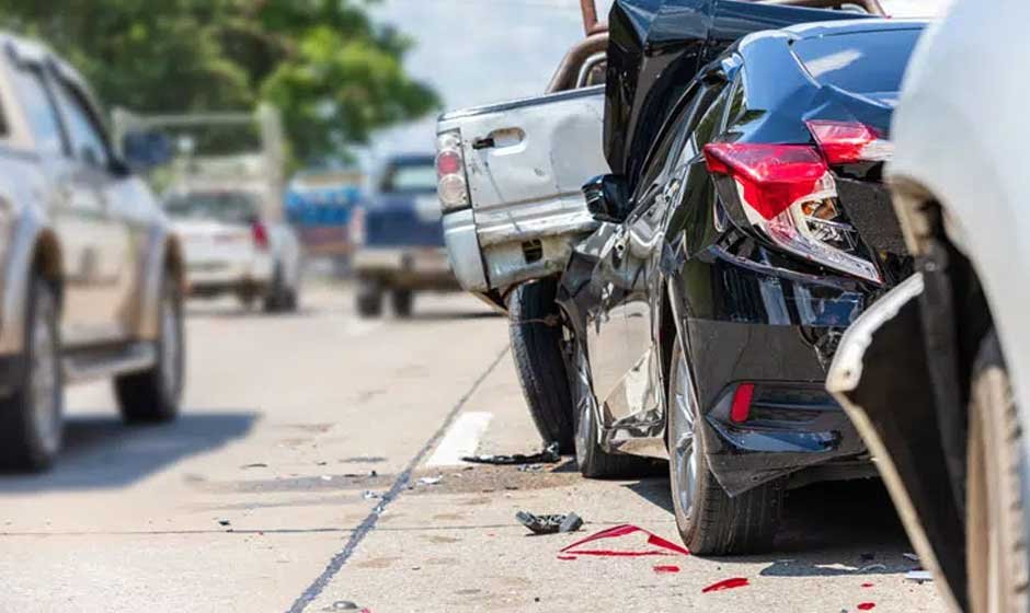 Insurance Challenges in Rear-End Accidents with Multiple Cars