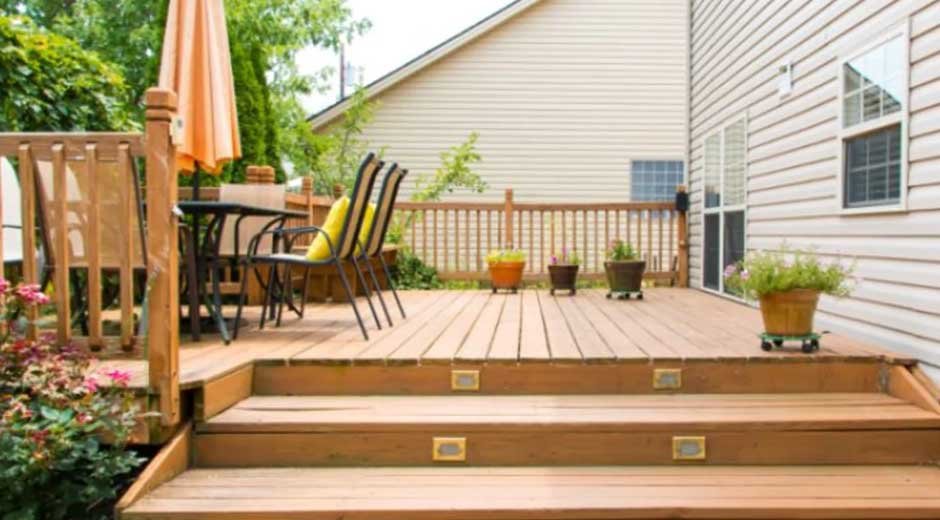 How to Design an Outdoor Deck for All Seasons