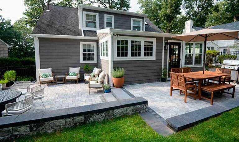 Top 6 Ways to Extend Your Outdoor Living Space This Season