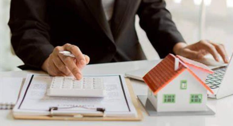 How Bookkeepers Help Real Estate Teams Thrive in Any Market
