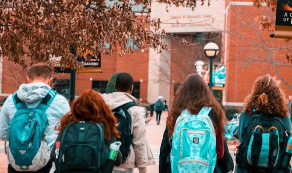 How Students Can Be Financially Stable?