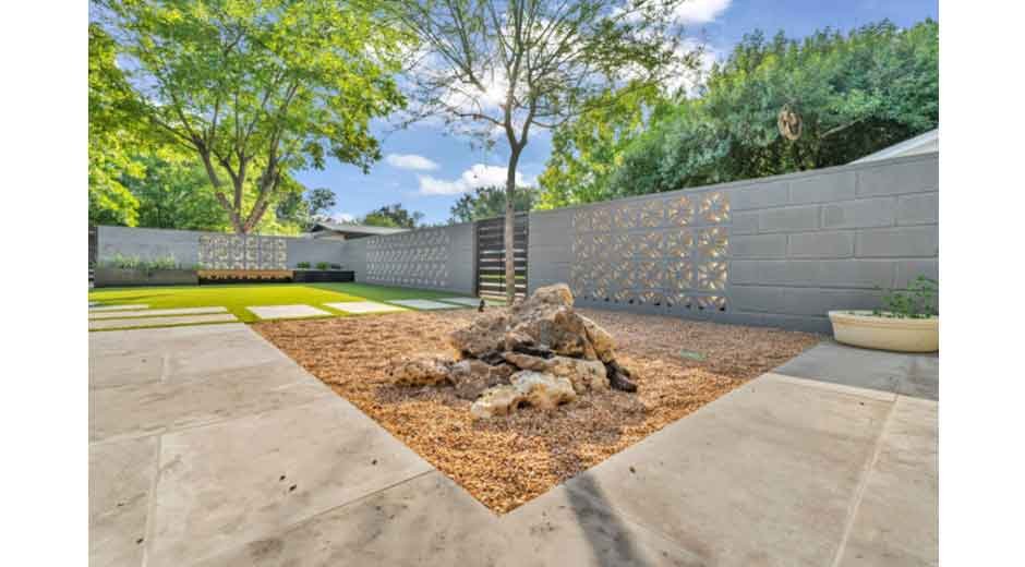 Flagstone Patios Crafted by a Master Stone Mason
