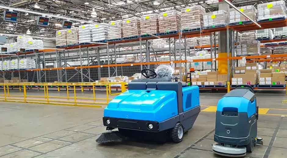 How Industrial Sweepers Improve Warehouse and Factory Cleanliness