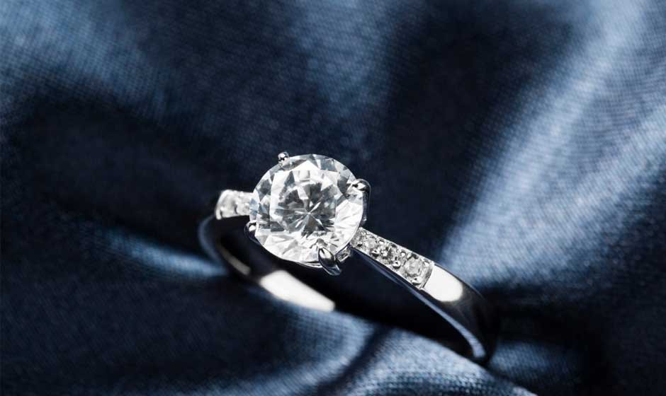 Best Places to Buy Diamonds and Engagement Rings Online