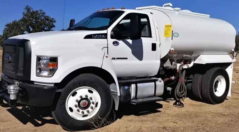 Water-Truck-Services-Available-for-Fast-and-Flexible-Rental