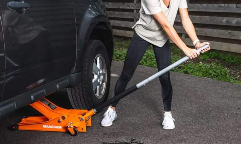 How Engineers Use Car Jacks to Teach Mechanics