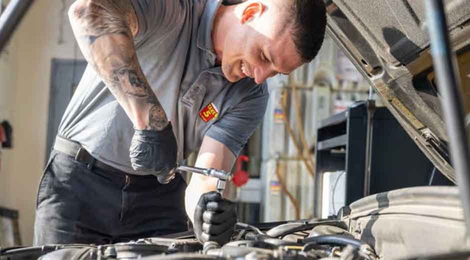 How Regular Car Oil Change Services Extend Vehicle Life