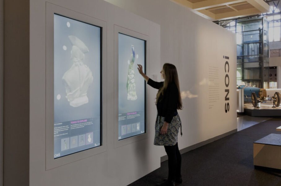 Interactive Signage: How Touch, Motion, and Sound Can Engage Customers